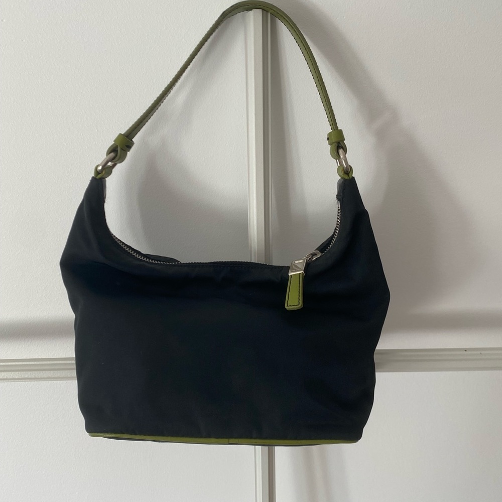 PRADA black tessuto sirio nylon bag with green accent front pocket - Picture 2 of 8